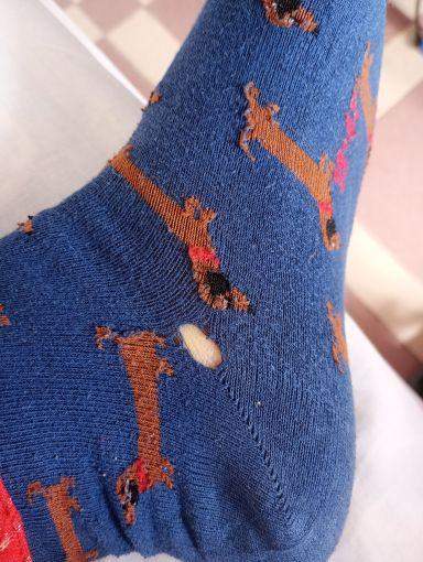 dziurawe łatane ubranie